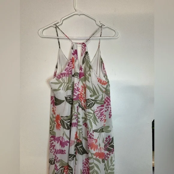 Old Navy Floral Maxi Dress - Picture 2 of 5